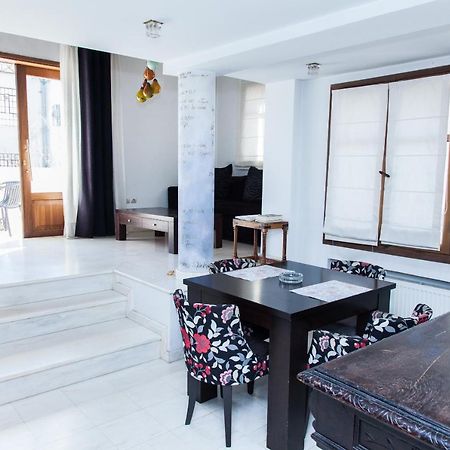Unique Apt W/ Veranda Walking Distance To Sites Apartment Athens Luaran gambar