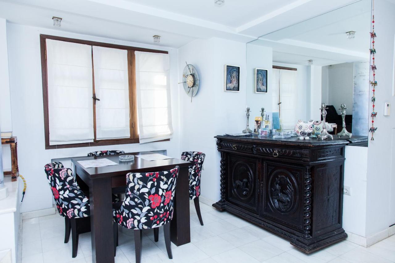 Unique Apt W/ Veranda Walking Distance To Sites Apartment Athens Luaran gambar