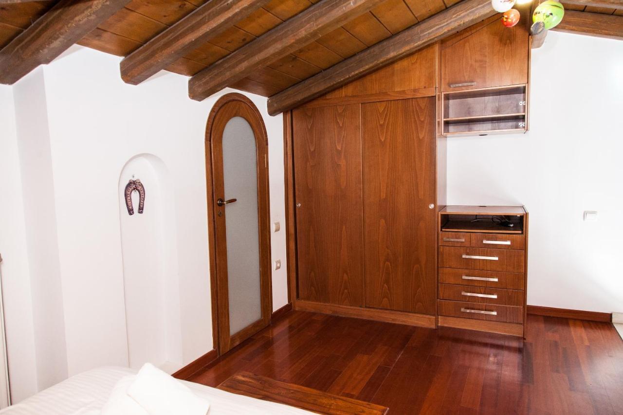 Unique Apt W/ Veranda Walking Distance To Sites Apartment Athens Luaran gambar