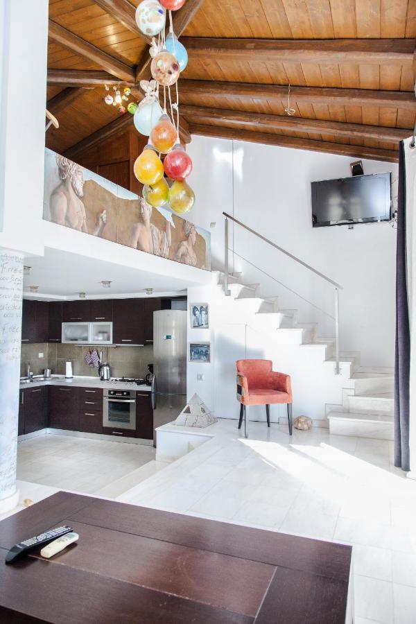 Unique Apt W/ Veranda Walking Distance To Sites Apartment Athens Luaran gambar