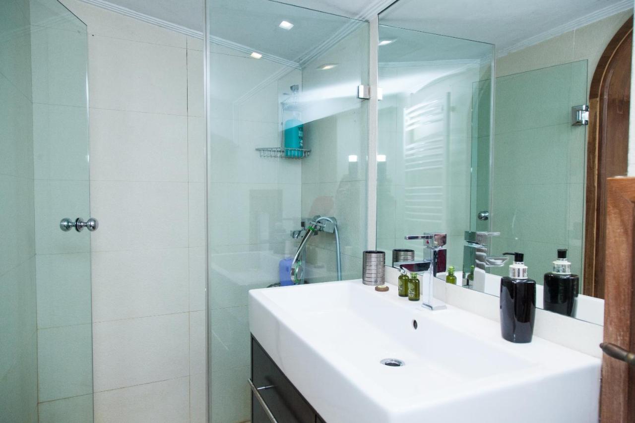 Unique Apt W/ Veranda Walking Distance To Sites Apartment Athens Luaran gambar